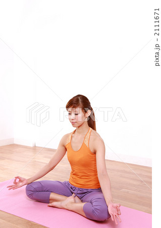 ヨーガ ヨーガ 2111671
