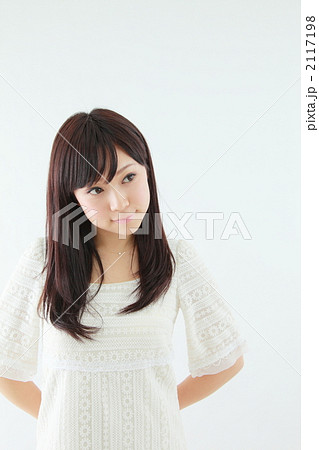 美容　ヘアーカット・ケアモデル　汎用イメージ  2117198