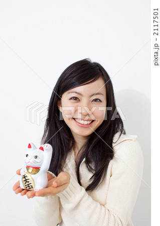 招き猫と女の子 2117501