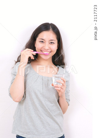 歯磨き(モデル:蔦本優子) 歯磨き(モデル:蔦本優子) 2117723
