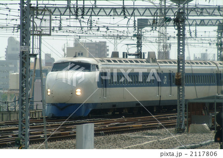 まもなく新大阪駅 2117806