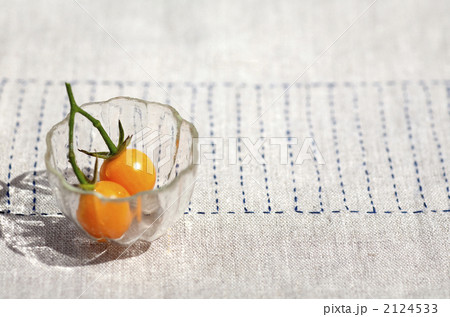 ガラス器のミニトマト 2124533