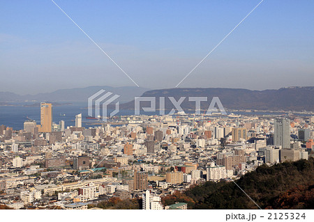 峰山より望む高松市街中心部、屋島、小豆島 2125324