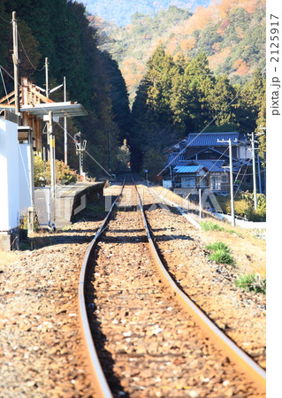 田舎路線の無人駅 田舎路線の無人駅 2125917