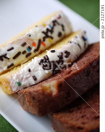 アイシングがけとチョコレートのパウンドケーキ アイシングがけとチョコレートのパウンドケーキ 2127191