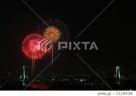 レインボーブリッジと花火 2128436
