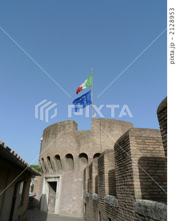 サンタンジェロ城・国旗 2128953