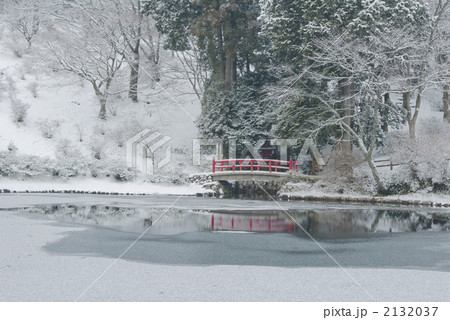 雪の奈良鳥見山公園 2132037