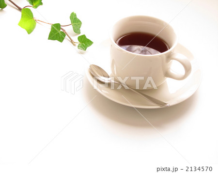 一杯のコーヒー【リラックス・カフェイメージ】【白背景・シンプル】（横） 2134570