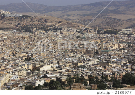 南の砦から世界遺産フェズ・エル・バリ町並み 南の砦から世界遺産フェズ・エル・バリ町並み 2139977