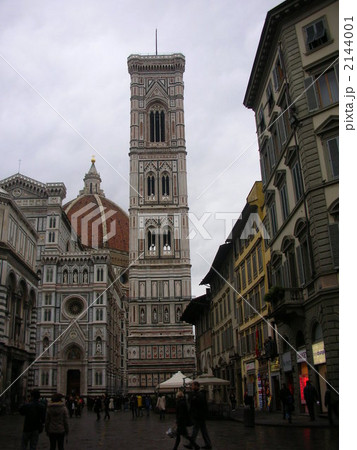 イタリアの街を歩く（フィレンツェのジェットの鐘楼） 2144001