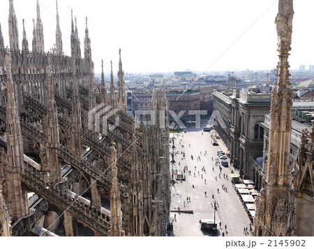 ミラノのドゥオーモ屋上からの眺め ミラノのドゥオーモ屋上からの眺め 2145902