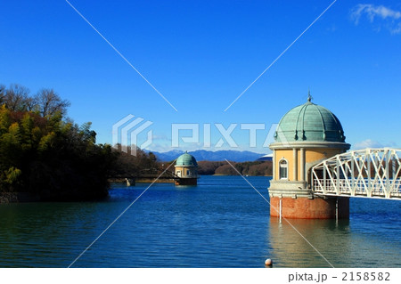 多摩湖第一堤防より取水塔 多摩湖第一堤防より取水塔 2158582