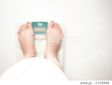 ヘルスメーターに乗る 2158996