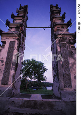 バリの割れ門 2164728