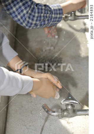 手を洗う 2164893