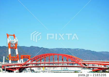 神戸大橋とサルベージ船 2165206