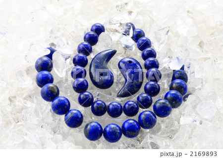 12月誕生石ラピスラズリの勾玉とブレスレット／さざれ水晶ベース 2169893