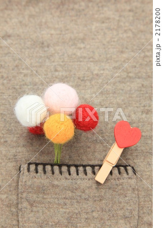 ポケットの中の花とグリップ 2178200