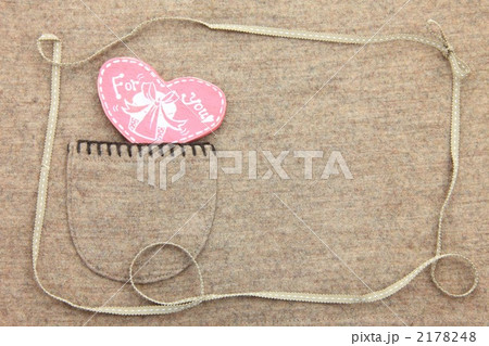 ポケットの中のハートとリボン 2178248