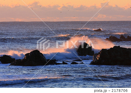 暁の波頭 2178706