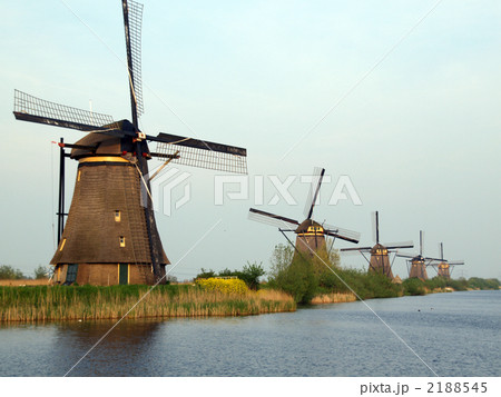 風車　ザーンセ・スカンス　オランダ 2188545