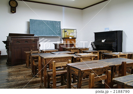 大正時代の小学校の椅子