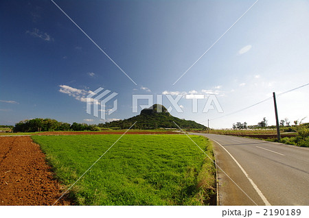 伊江島タッチュー(北側から見た風景) 伊江島タッチュー(北側から見た風景) 2190189