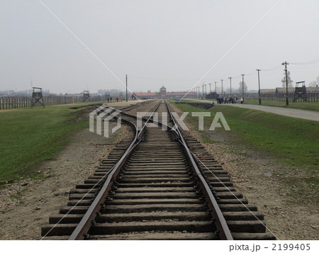 ポーランド ビルケナウ アウシュビッツ ユダヤ人 強制収容所 線路 ポーランド ビルケナウ アウシュビッツ ユダヤ人 強制収容所 線路 2199405