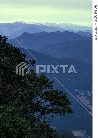 光る大峰山脈 2209806