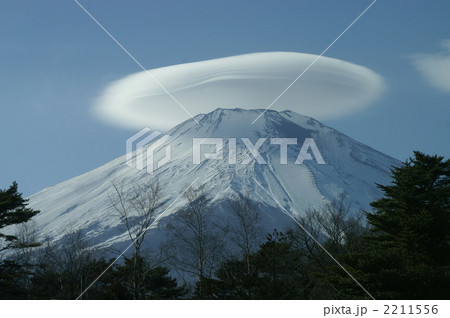 富士山の笠雲 2211556