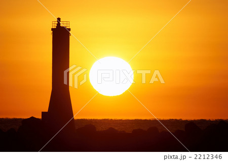 灯台と夕日 2212346