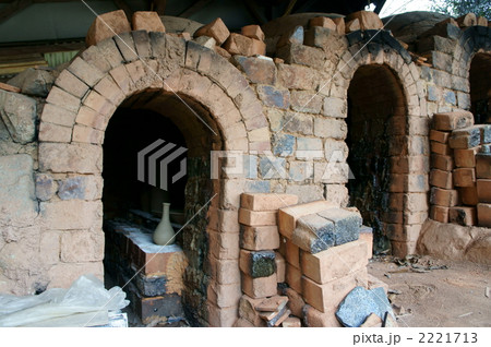 窯入れ 窯入れ 2221713