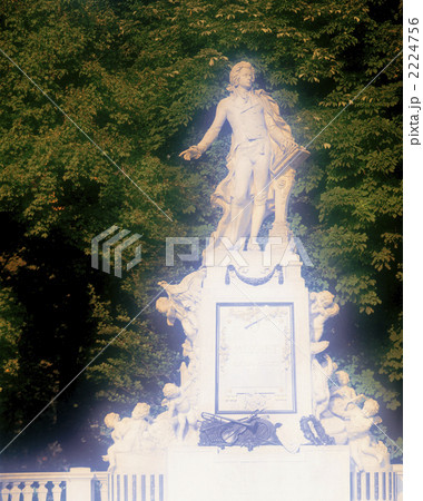 ウイーンのモーツアルト像 2224756