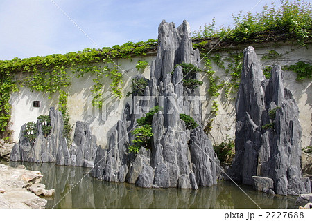 中国 江南地方の古典園林「留園」の小庭園  中国 江南地方の古典園林「留園」の小庭園  2227688