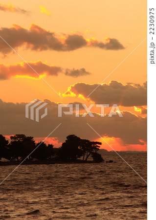 宍道湖の夕日 2230975