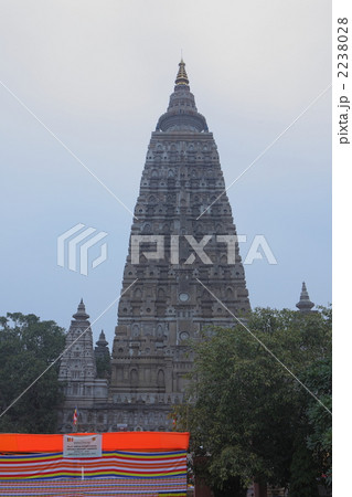 ブッタガヤのマハーボーディー寺院群 2238028