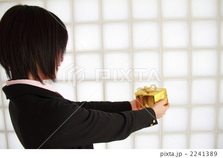 可愛すぎる女子高生からプレゼント 2241389