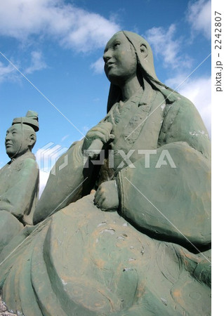 浅井長政夫婦像　お江　着物　銅像　彫刻 2242807