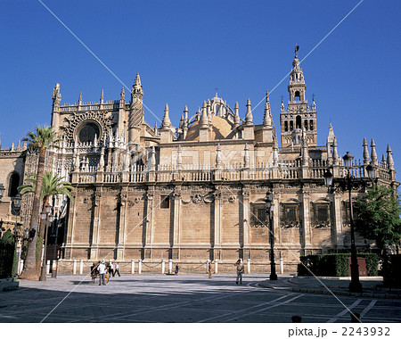 ヒラルダの塔とカテドラル セビーリャ ヒラルダの塔とカテドラル セビーリャ 2243932