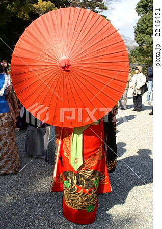 赤い和傘 着物 後ろ姿 赤い和傘 着物 後ろ姿 2246451
