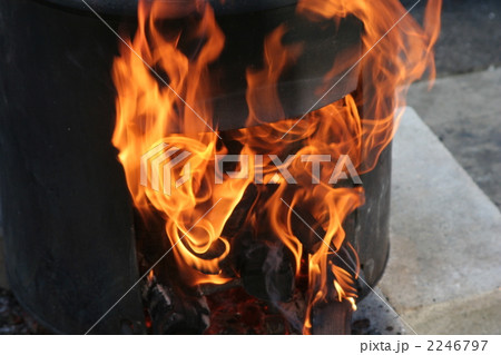 焚き火 焚き火 2246797