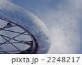 雪とタイヤ 2248217
