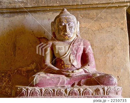 瞑想する仏像（ダマヤンジー寺院･バガン／ミャンマー） 2250735
