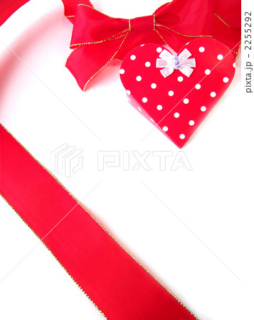 水玉ハートの赤い箱とリボン２ 2255292