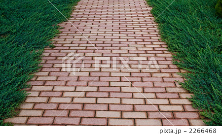 2266468