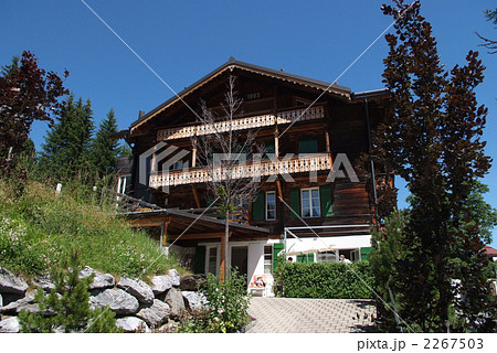 スイスの山岳リゾート・エコの街ミューレンの建物 スイスの山岳リゾート・エコの街ミューレンの建物 2267503