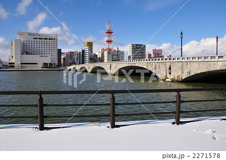 万代橋冬晴れ  2271578