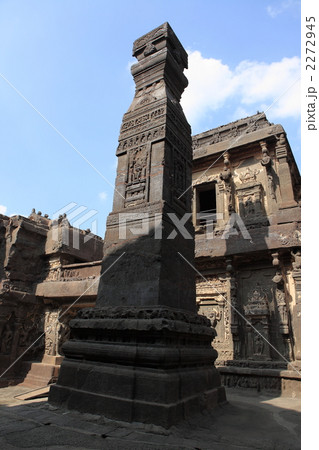 世界遺産エローラ　カイラーサナタ寺院の石柱 2272945