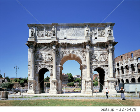 ローマのコンスタンティヌス帝凱旋門の写真素材